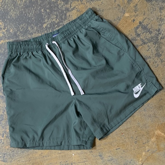nike nsw woven shorts